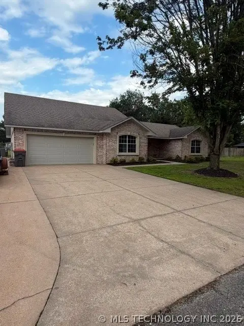 827 Chatsworth Drive, Grove, OK 74344 - #3