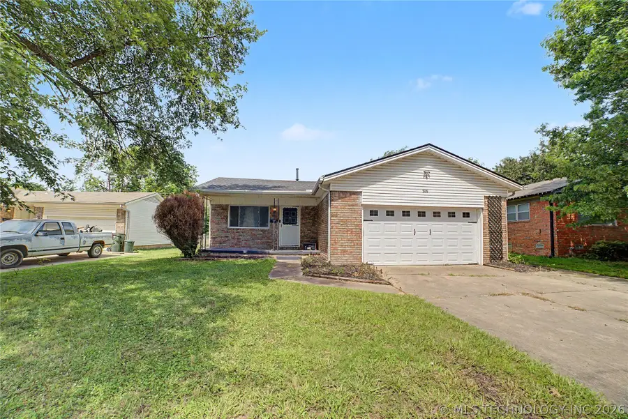 316 N Carlsbad Street, Owasso, OK 74055 - #2