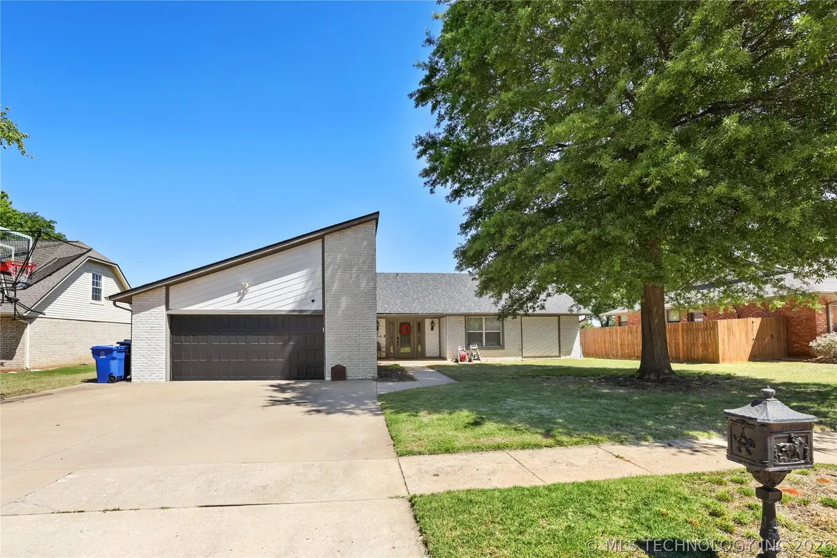 800 W Albuquerque Street, Broken Arrow, OK 74011 - #1