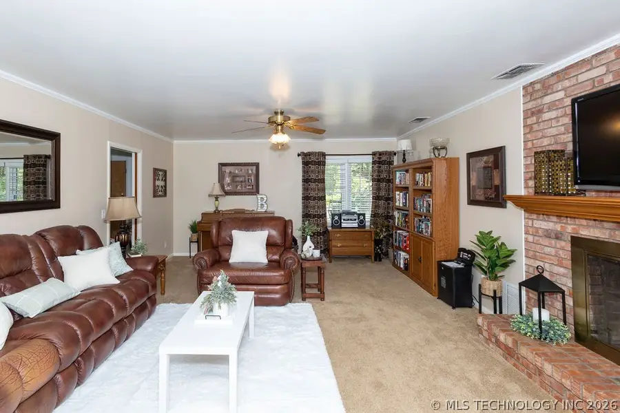 602 E B, Waurika, OK 73573 - #2