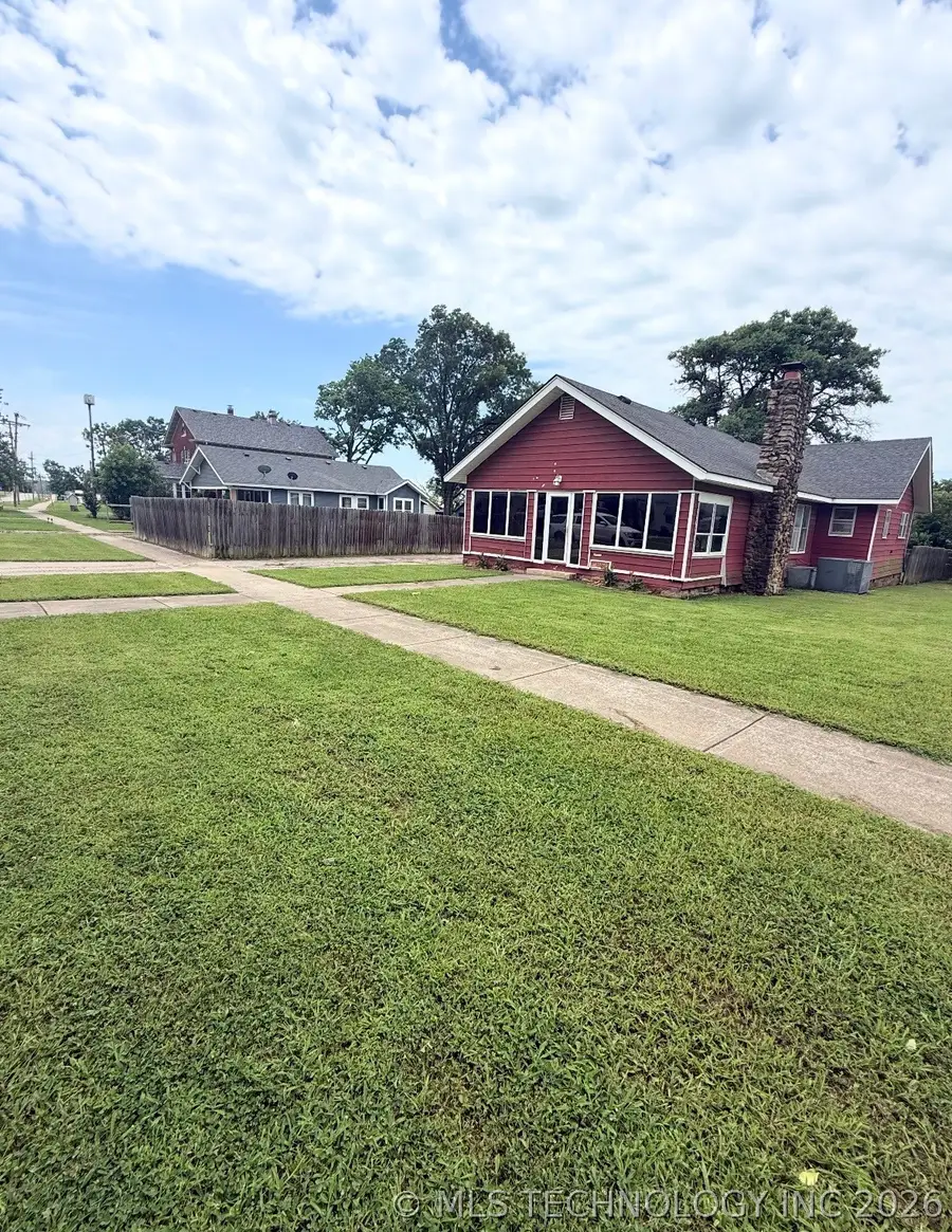 1515 Grandview Avenue, Pawhuska, OK 74056 - #2
