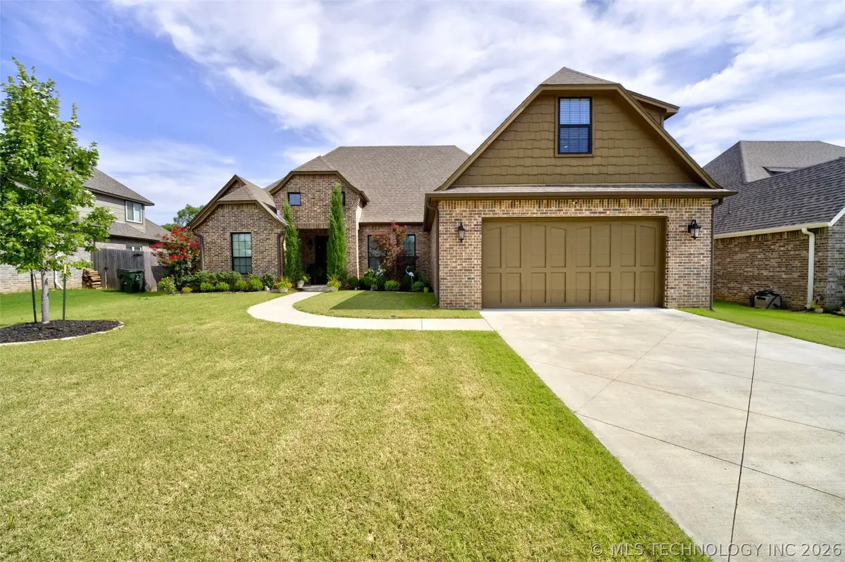 17 E 32nd Street, Sand Springs, OK 74063 - #1