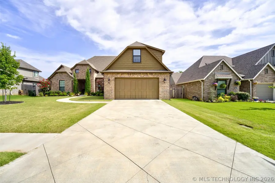 17 E 32nd Street, Sand Springs, OK 74063 - #2