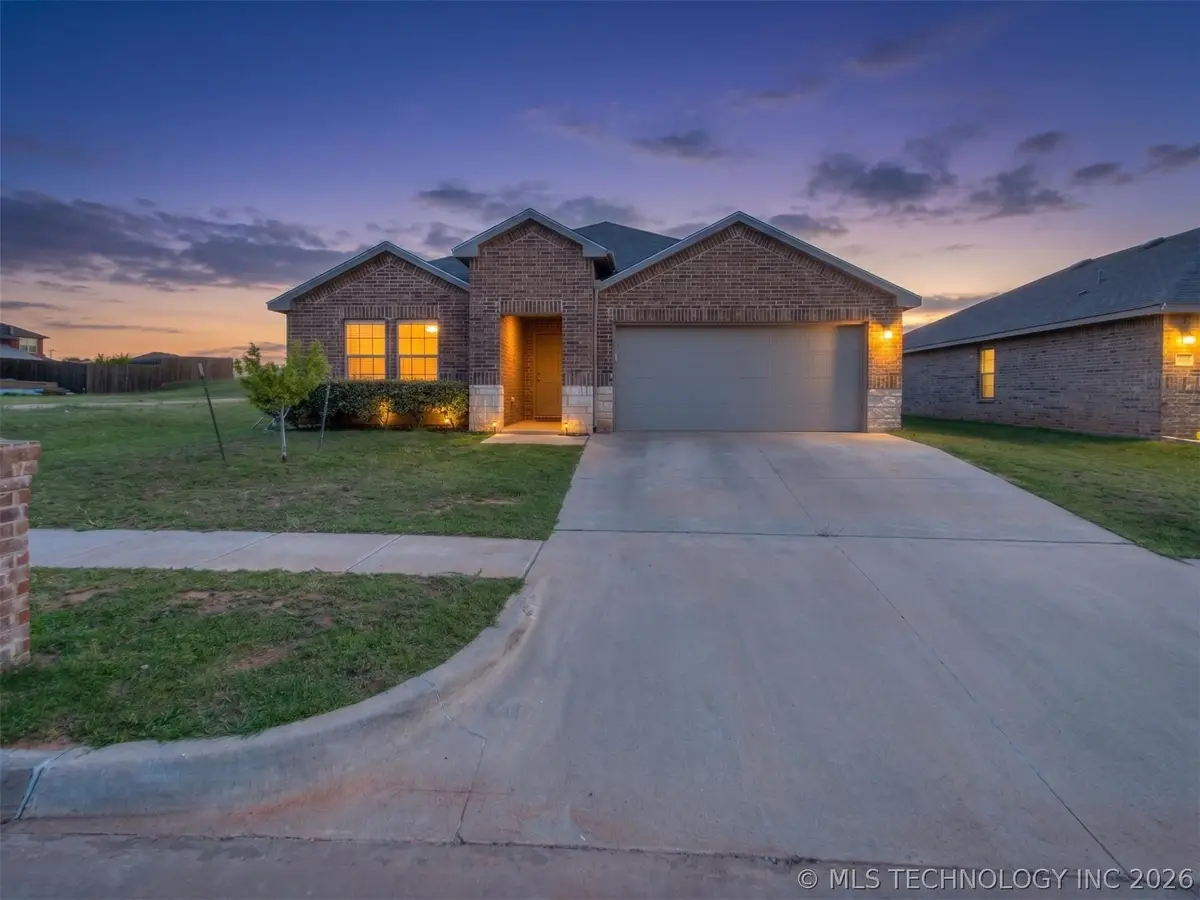 10421 NW 24th Terrace, Yukon, OK 73099 - #1