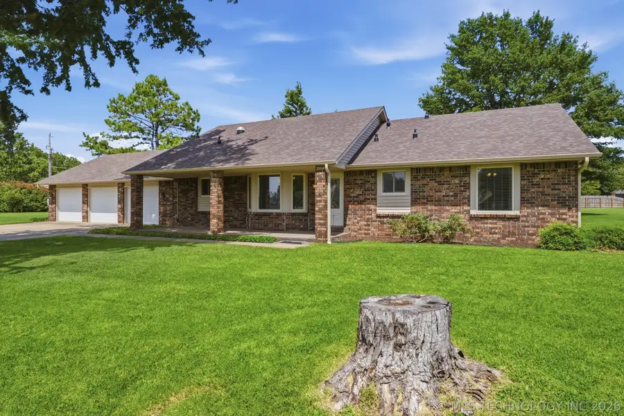 8261 N 162nd East Avenue, Owasso, OK 74055 - #2