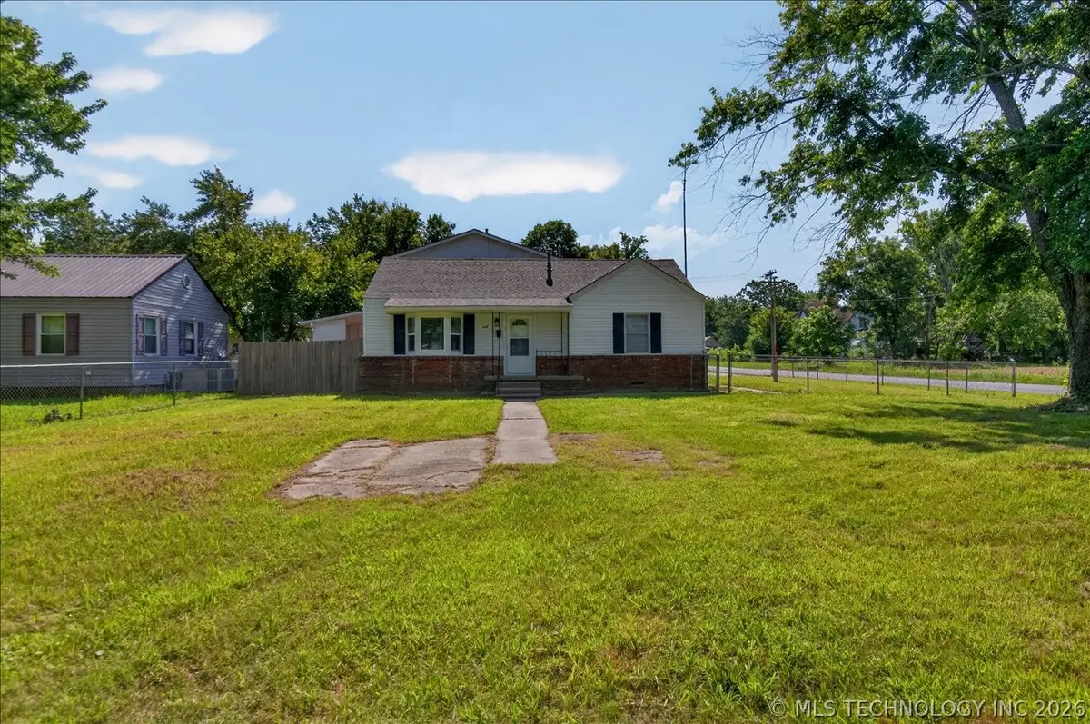 349 S Sycamore Street, Nowata, OK 74048 - #1