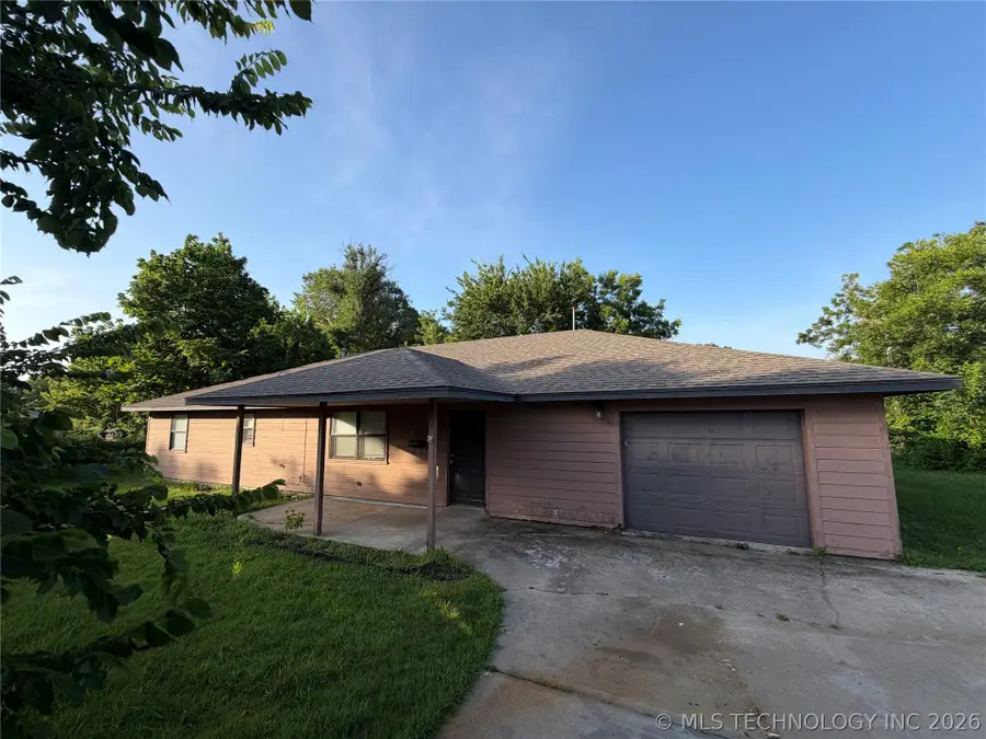 215 NE 7th Street, Checotah, OK 74426 - #2