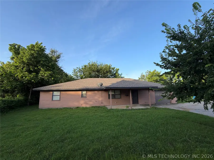 215 NE 7th Street, Checotah, OK 74426 - #3