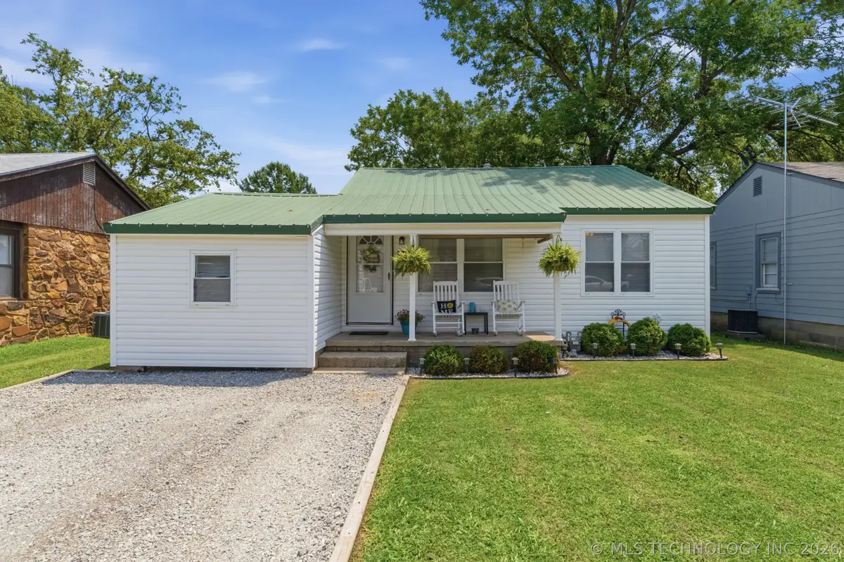 814 N Ross Avenue W, Dewey, OK 74029 - #1