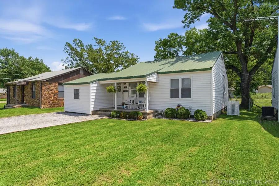 814 N Ross Avenue W, Dewey, OK 74029 - #2