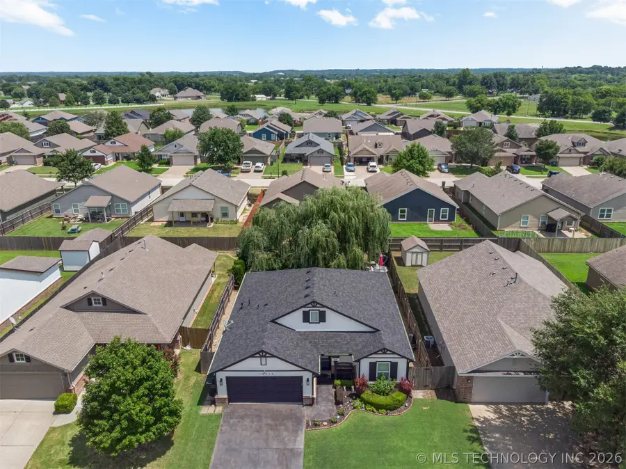 10717 N 152nd East Avenue, Owasso, OK 74055 - #2
