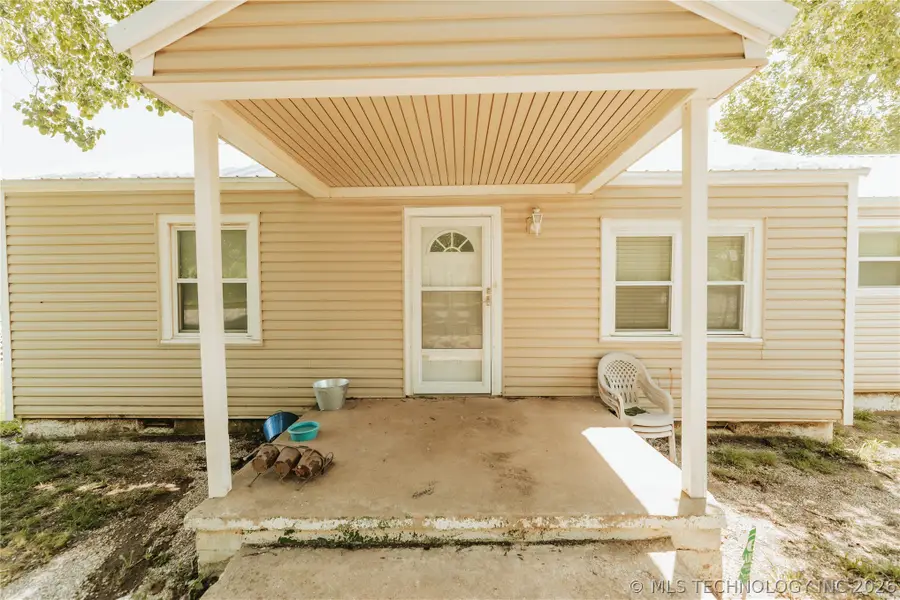 200 N Wilson Street, Fairfax, OK 74637 - #2