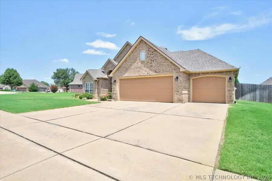 124 Prairie Ridge Court, Bartlesville, OK 74006 - #3