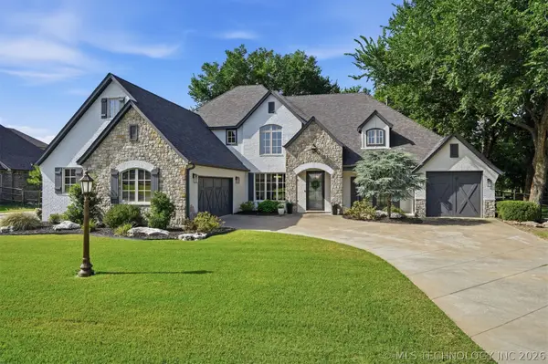 18940 E Twin Creeks Drive, Owasso, OK 74055