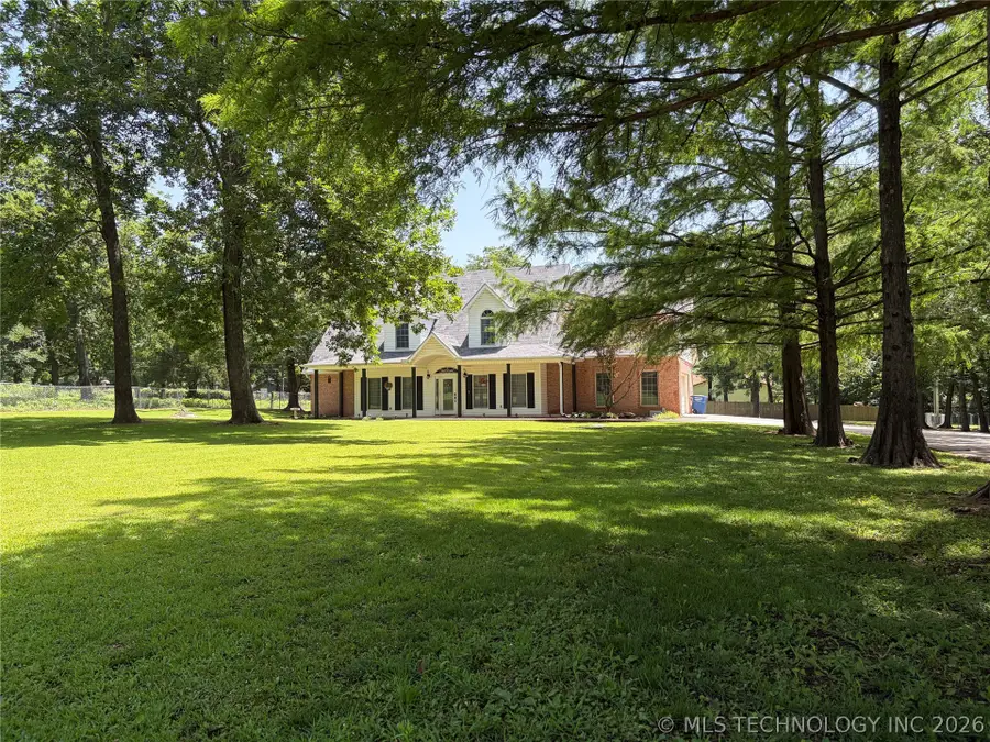 1304 N Iroquois Avenue, Chouteau, OK 74337 - #2