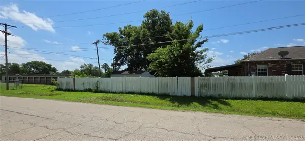1102 S Tinker Avenue, Hominy, OK 74601