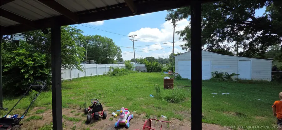 1102 S Tinker Avenue, Hominy, OK 74601 - #3
