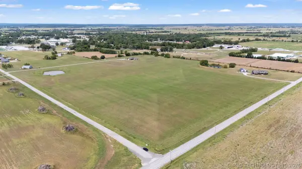 1 N 435 Road, Adair, OK 74330