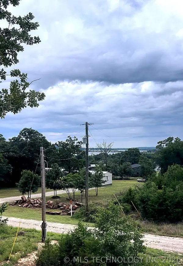 001 Sleepy Hollow Trail, Eufaula, OK 74432
