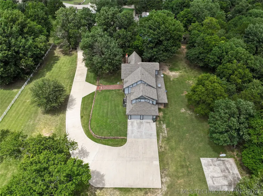 425 Cambridge, Sulphur, OK 73086 - #2