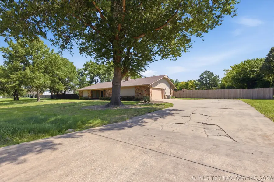10921 N 110th East Avenue, Owasso, OK 74055 - #2