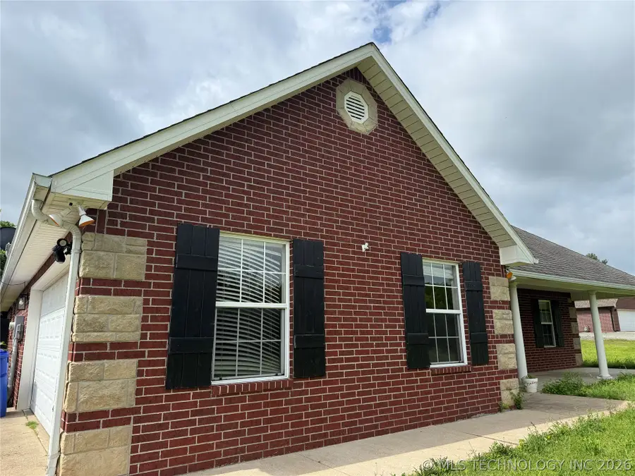2101 W 27th Street, Muskogee, OK 74401 - #2