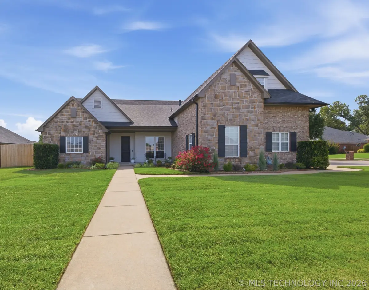 1012 Terri Drive, Bartlesville, OK 74006 - #1
