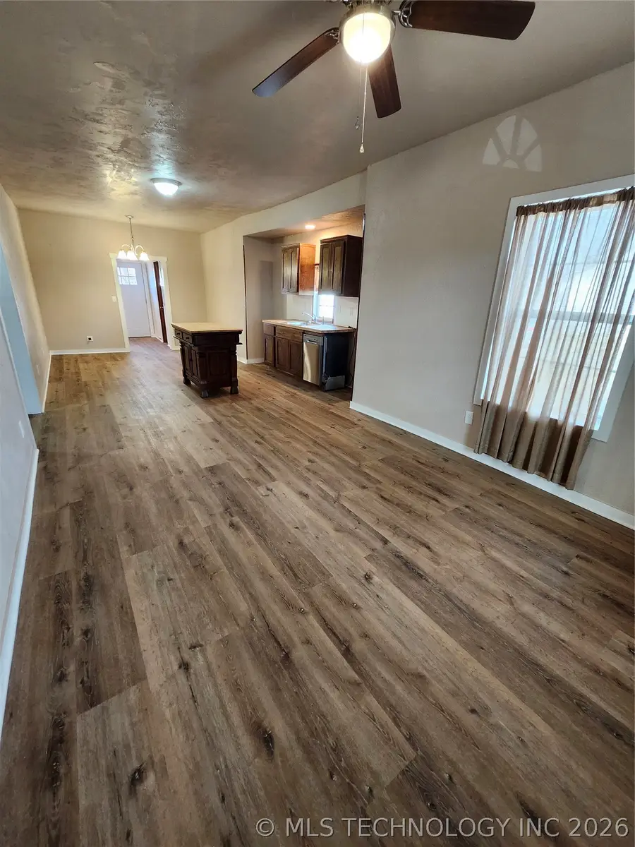 604 N Oak Street, Checotah, OK 74426 - #3