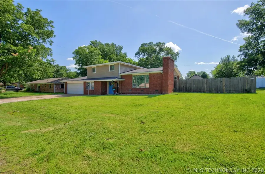1708 Arbor Drive, Bartlesville, OK 74006 - #2