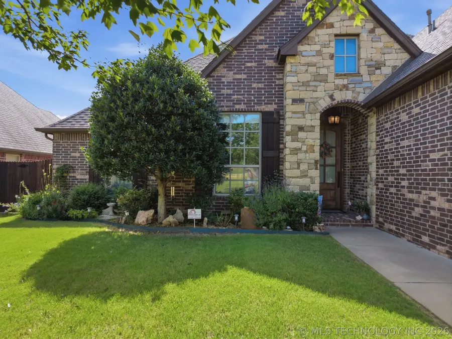 9312 N 93rd Avenue E, Owasso, OK 74055 - #3