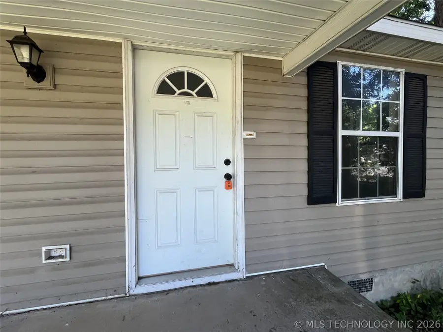 1121 D Street Se, Ardmore, OK 73401 - #2