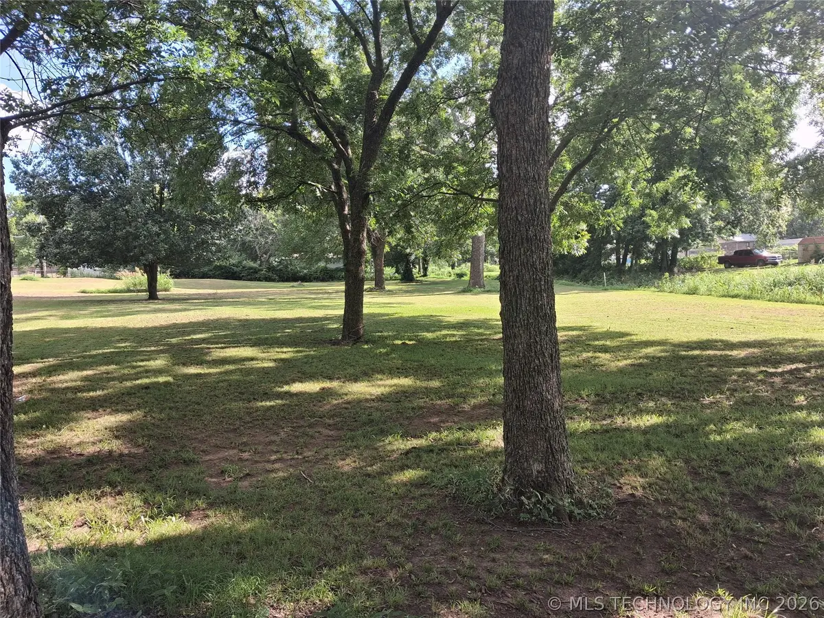 514 W Creek, Checotah, OK 74426 - #1