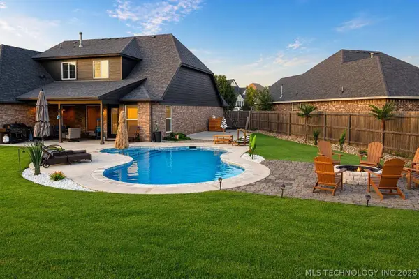 2102 E 132nd Street S, Bixby, OK 74008
