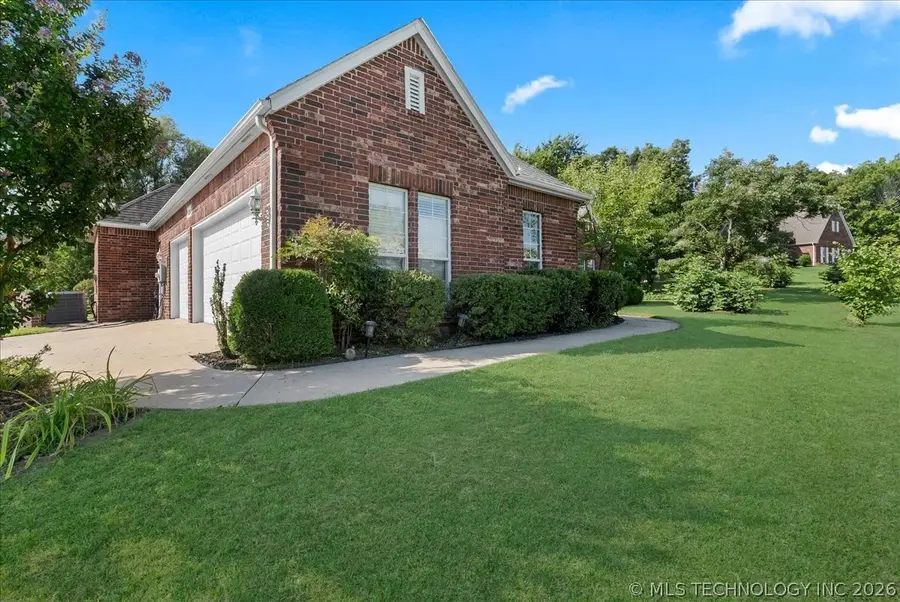 12586 Longhorn Court, Glenpool, OK 74033 - #3