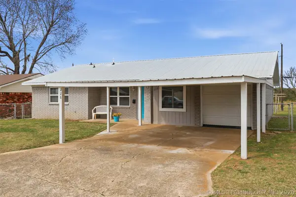 228 S 5th Avenue, Stroud, OK 74079