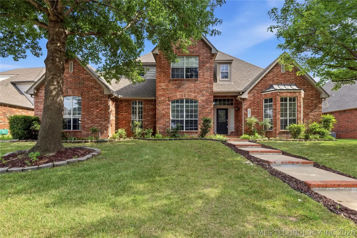 3901 W Roanoke Street, Broken Arrow, OK 74011 - #1