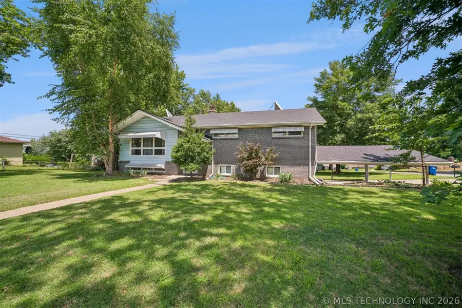 2325 J Street Sw, Miami, OK 74354 - #2