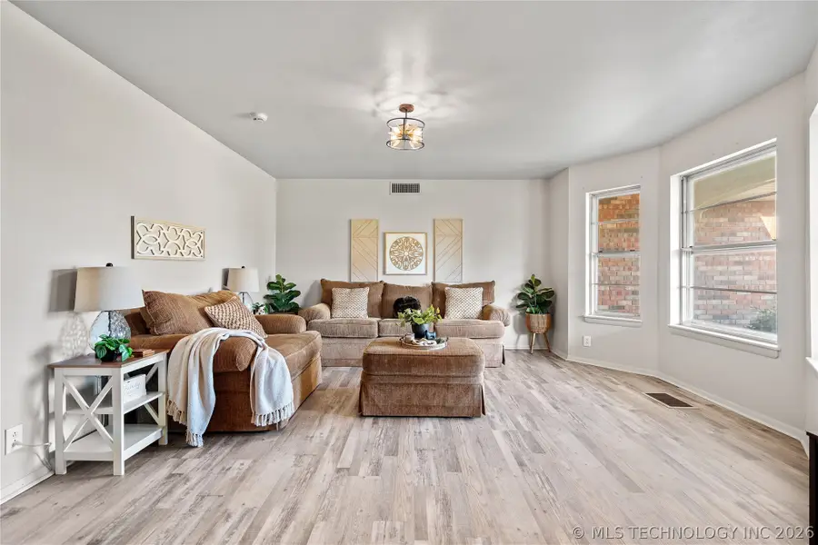 2026 11th Avenue Nw, Ardmore, OK 73401 - #3