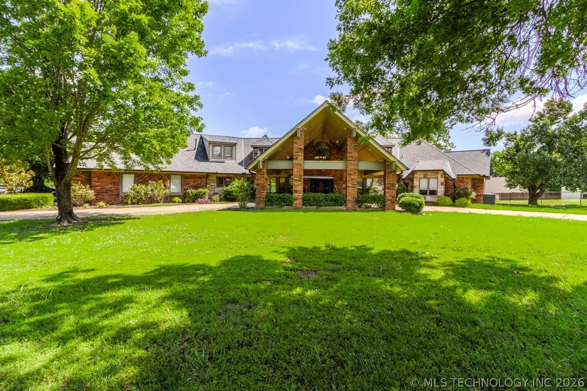 2200 W Blue Starr Drive, Claremore, OK 74017 - #1