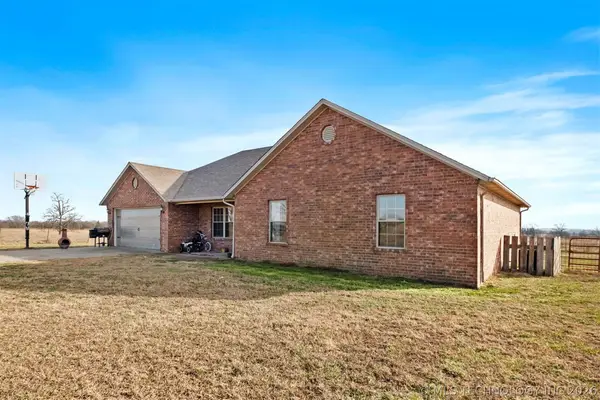 470242 E 680 Road, Westville, OK 74965