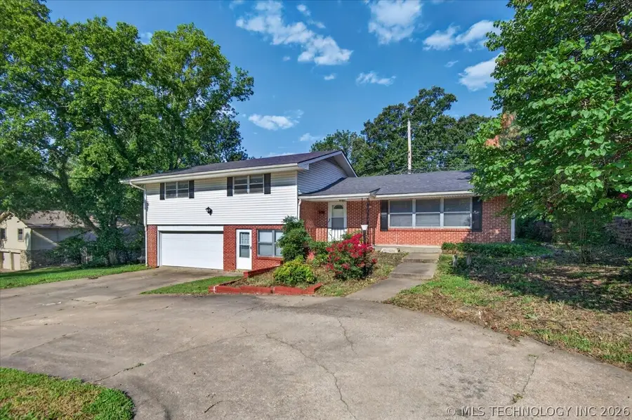 833 Winding Way, Bartlesville, OK 74006 - #3