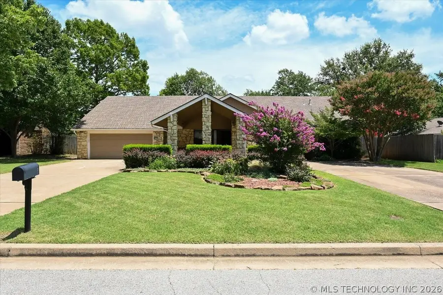 8817 S 70th Avenue E, Tulsa, OK 74133 - #2