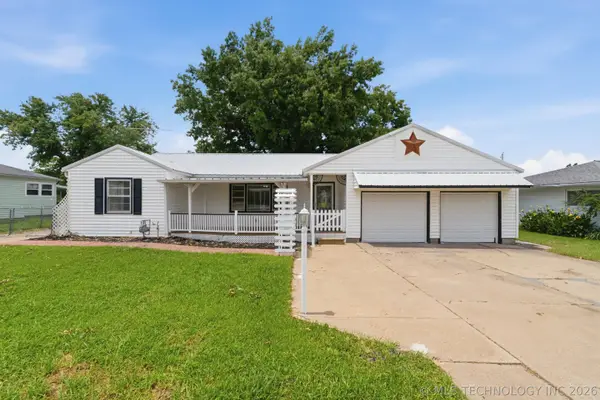 215 NE Wilshire Avenue, Bartlesville, OK 74006