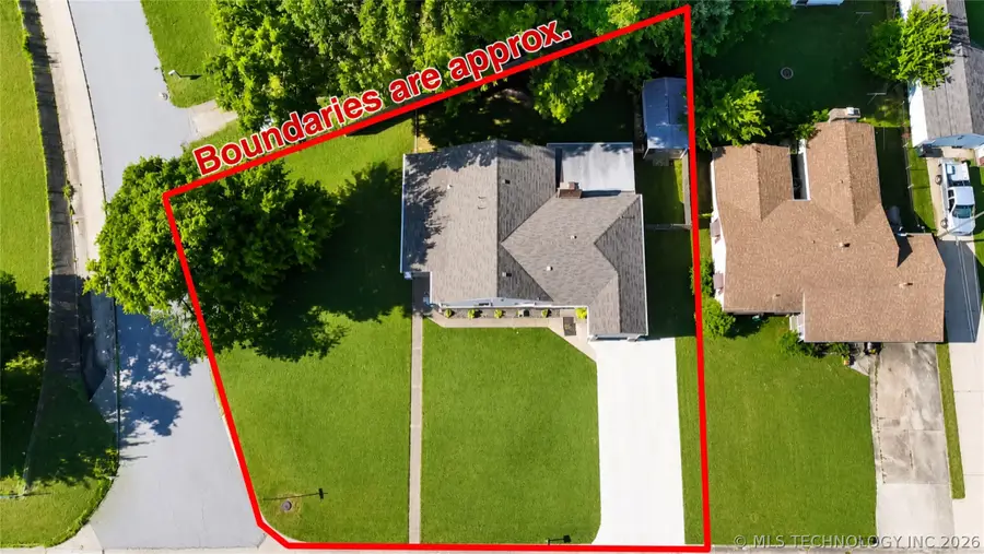 512 E 16th Street, Okmulgee, OK 74447 - #2