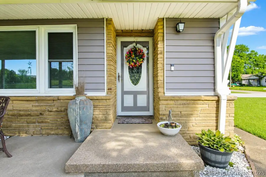 512 E 16th Street, Okmulgee, OK 74447 - #3