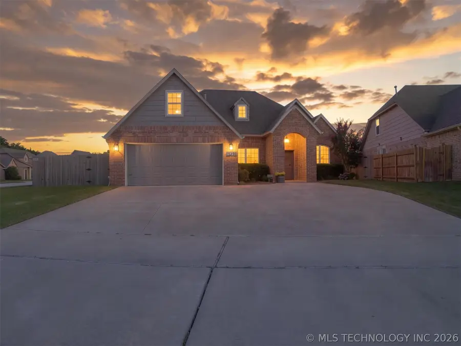 1320 W Dover Street, Broken Arrow, OK 74012 - #2
