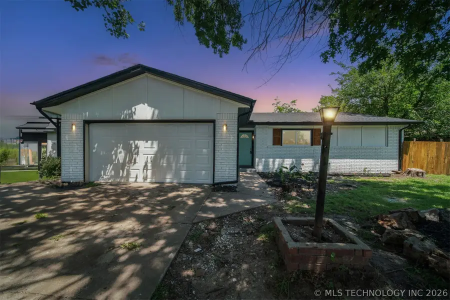 9231 E 58th Street, Tulsa, OK 74145 - #2