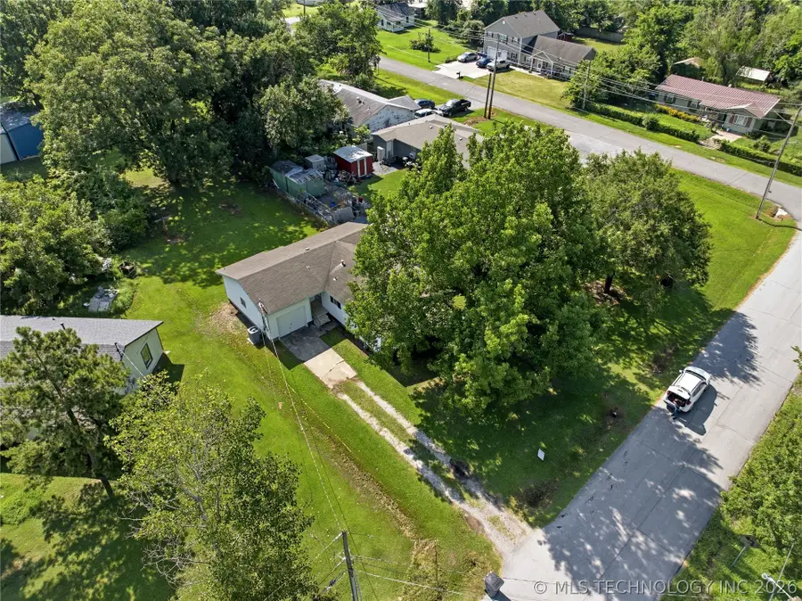 705 S State Street, Wagoner, OK 74467 - #2