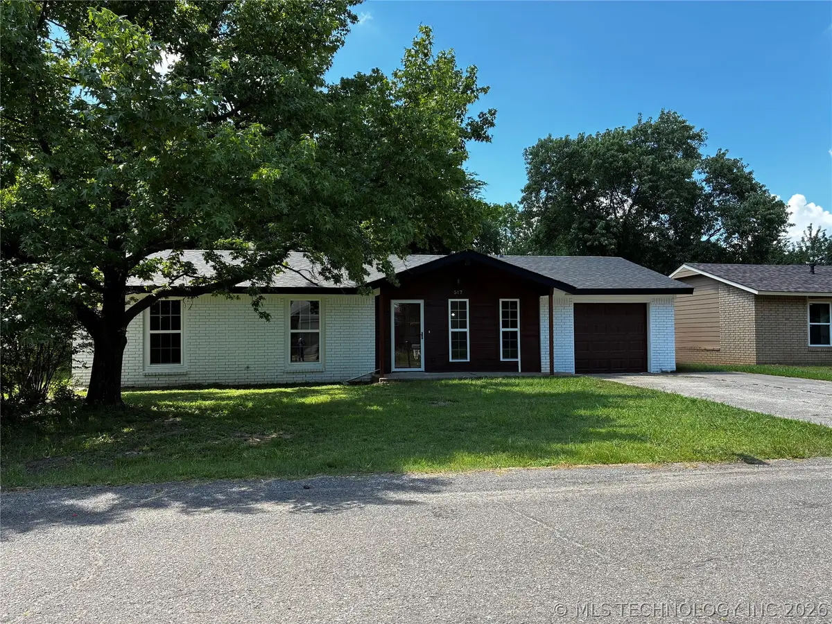 517 W Park Street, Wagoner, OK 74467 - #1