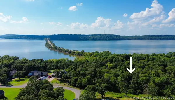 11 Bent Oak, Eufaula, OK 74432